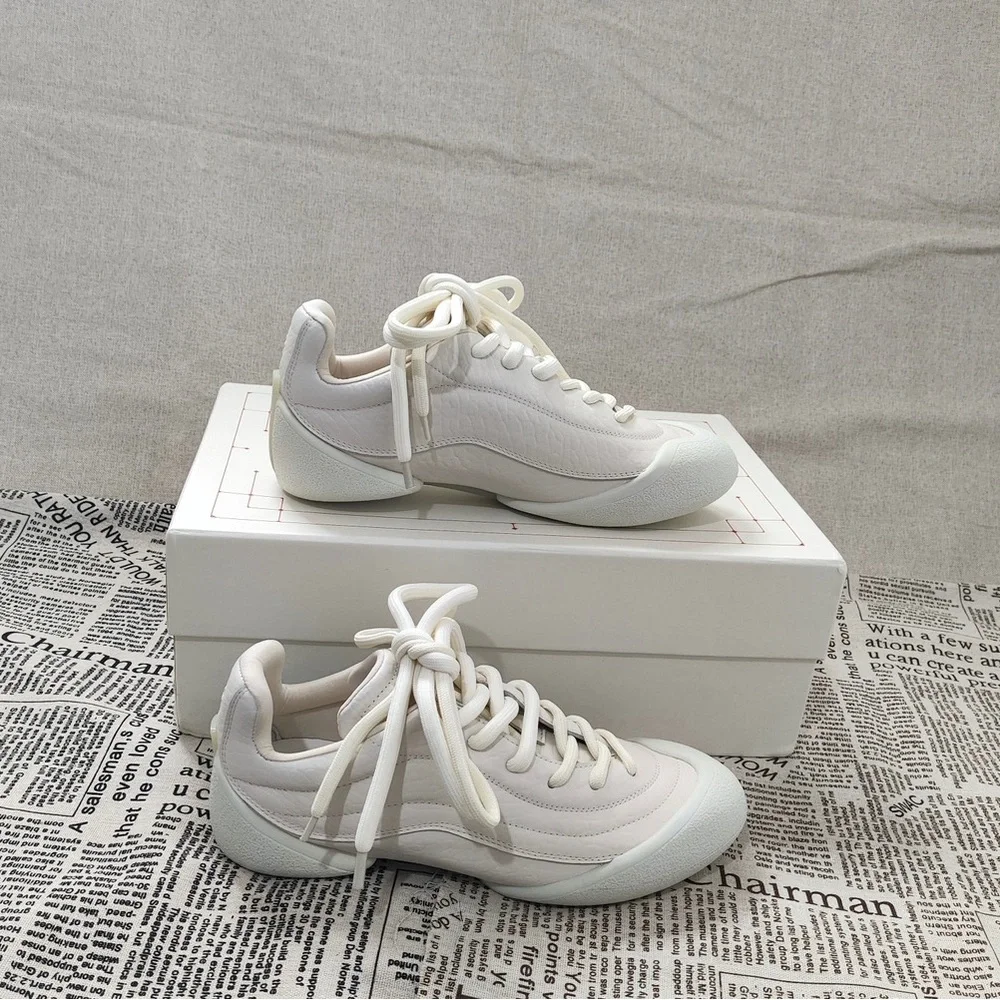 Alexander McQueen streamlined athletic